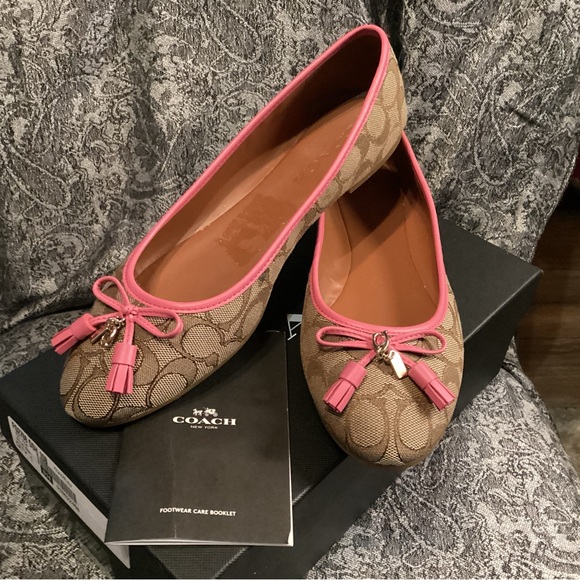 Coach NIB Benni signature logo flats in khaki and pink - Picture 1 of 7